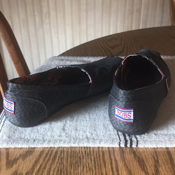 Bobs slip on women’s shoe - Picture 2 of 4